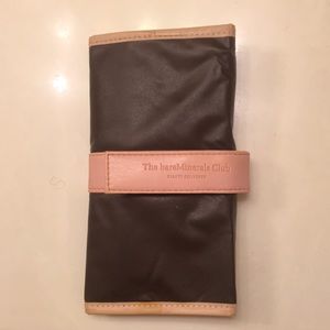 On hold!!!!! Bare minerals , makeup brush case